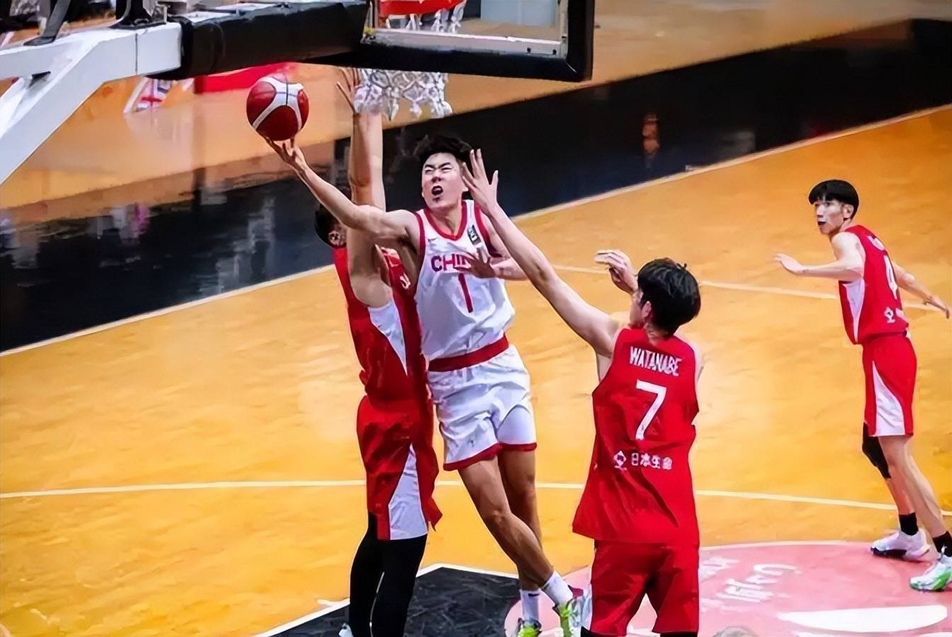 赛地聚焦——欧联关键时刻热度飙升,广厦男篮官宣签约,信心回归,年轻球员得到机会 赛地聚焦——欧联关键时刻热度飙升,广厦男篮官宣签约,信心回归,年轻球员得到机会