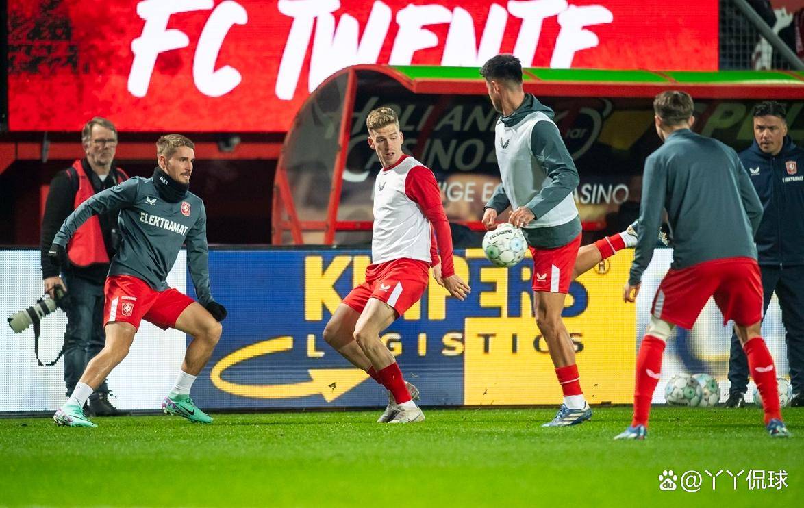 加时末段荷甲焦点战，布莱顿单刀错失，球迷炸锅，身体对抗强度拉满(末段爱情by丧心病狂的瓜皮未删减)