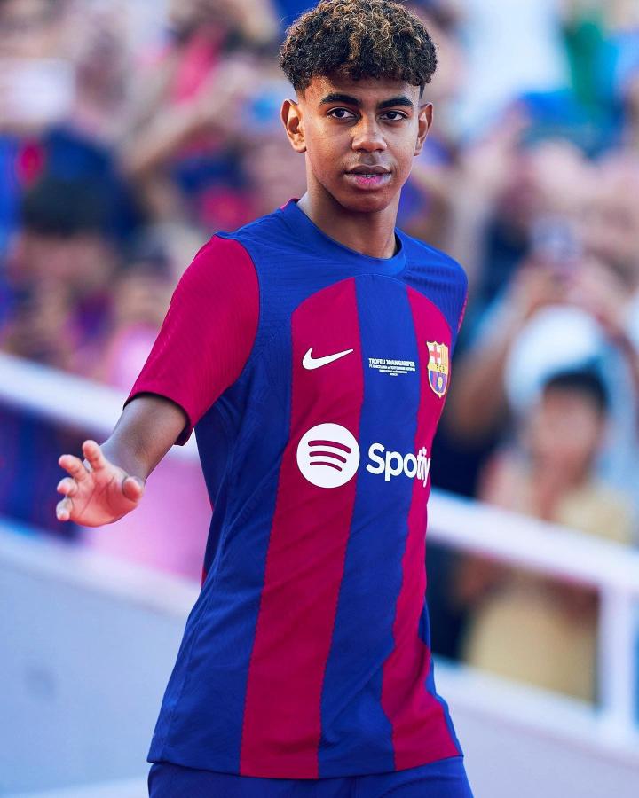 关于浓眉哥新星关键助攻表现惊艳,巴塞罗那未来可期!的信息 关于浓眉哥新星关键助攻表现惊艳,巴塞罗那未来可期!的信息